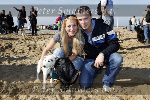 Scheveningen 3 oktober 2010
Dogwalk georganiseerd door de stichting van Bridget Maasland . Alexandra Alphenaar met vriend en hond
Peter Smulders bv