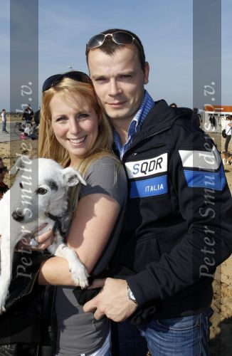Scheveningen 3 oktober 2010
Dogwalk georganiseerd door de stichting van Bridget Maasland . Alexandra Alphenaar met vriend en hond
Peter Smulders bv