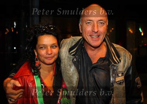 Gouda, 11 Oktober 2010
Premiere Ivo Niehe van de nieuwe theatervoorstelling van Mussen & Zwanen, LICHTJES IN JE OGEN.
Alfred v d Heuvel met partner
Foto Peter Smulders BV