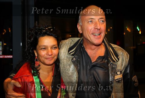 Gouda, 11 Oktober 2010
Premiere Ivo Niehe van de nieuwe theatervoorstelling van Mussen & Zwanen, LICHTJES IN JE OGEN.
Alfred v d Heuvel met partner
Foto Peter Smulders BV