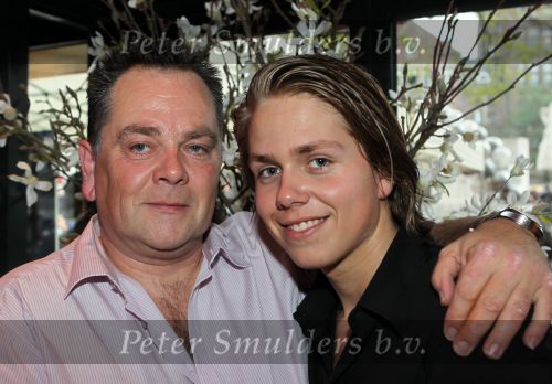 Amsterdam, 23 September 2010
Eerste CD uitreiking van Roxeanne Hazes en Andre Hazes Jr. 
met de titel: Van jou, voor jou.
Andre Hazes Jr. met de broer van zijn vader
Foto Peter Smulders BV