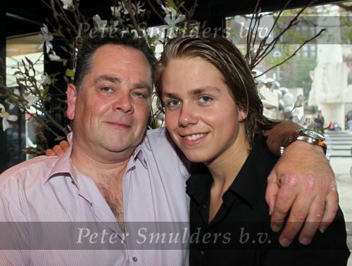 Amsterdam, 23 September 2010
Eerste CD uitreiking van Roxeanne Hazes en Andre Hazes Jr. 
met de titel: Van jou, voor jou.
Andre Hazes Jr. met de broer van zijn vader
Foto Peter Smulders BV
