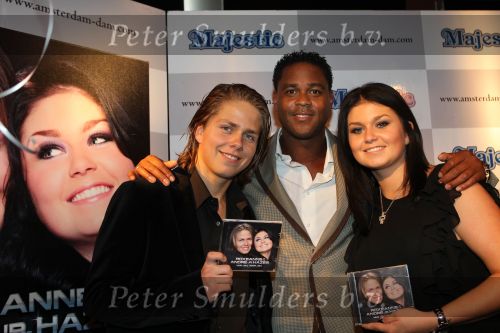 Amsterdam, 23 September 2010
Eerste CD uitreiking van Roxeanne Hazes en Andre Hazes Jr. 
met de titel: Van jou, voor jou.
samen met Patrick Kluivert
Foto Peter Smulders BV