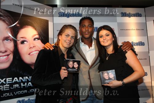 Amsterdam, 23 September 2010
Eerste CD uitreiking van Roxeanne Hazes en Andre Hazes Jr. 
met de titel: Van jou, voor jou.
samen met Patrick Kluivert
Foto Peter Smulders BV