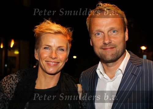 Gouda, 11 Oktober 2010
Premiere Ivo Niehe van de nieuwe theatervoorstelling van Mussen & Zwanen, LICHTJES IN JE OGEN.
Anita Witzier met partner
Foto Peter Smulders BV