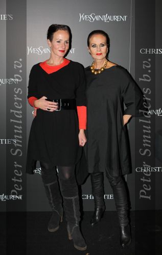 Amsterdam, 19 Oktober 2010
Premiere Yves Saint Laurent bij Christie\'s
Ans Markus met haar dochter Siegrid Markus
Foto Peter Smulders BV