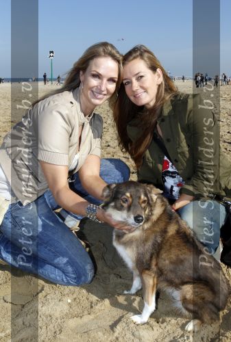 Scheveningen 3 oktober 2010
Dogwalk georganiseerd door de stichting van Bridget Maasland .Astrid v d Bosch en Moon
Peter Smulders bv