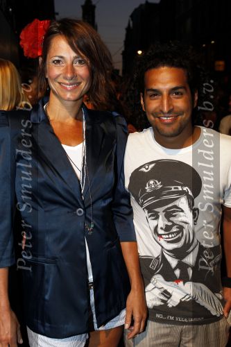 Amsterdam 29 juni 2010
Premiere Eclipse in Tuschinski. Barbara Karel met tatoo en vriend DJ Amir Charles
Peter Smulders bv
