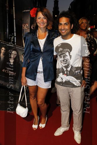 Amsterdam 29 juni 2010
Premiere Eclipse in Tuschinski. Barbara Karel met tatoo en vriend DJ Amir Charles
Peter Smulders bv