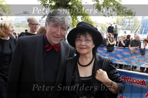 Amsterdam 3 oktober 2010
Premiere Petticoat in Carre. Bartho Braat met zijn vrouw
Peter Smulders bv