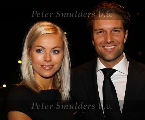Gouda, 11 Oktober 2010
Premiere Ivo Niehe van de nieuwe theatervoorstelling van Mussen & Zwanen, LICHTJES IN JE OGEN.
Bas Muijs met zijn nieuwe vriendin Sabine Vas Nunes
Foto Peter Smulders BV