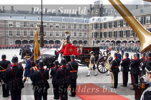 Den Haag 21 september 2010
Prinsjesdag 2010 op het binnenhof en bij paleis Noordeinde. Koningin Beatrix Prins Willem Alexander Prinses Maxima Prins Constantijn Prinses Laurentien Pieter v Vollenhoven en Prinses Margriet
Peter Smulders bv