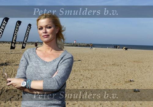 Scheveningen 3 oktober 2010
Dogwalk georganiseerd door de stichting van Bridget Maasland .
Peter Smulders bv