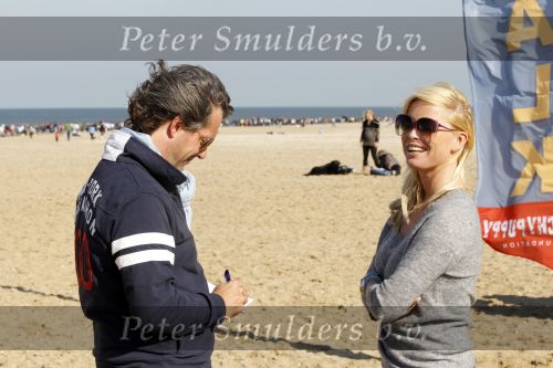 Scheveningen 3 oktober 2010
Dogwalk georganiseerd door de stichting van Bridget Maasland .Bridget met Guido den Aantrekker
Peter Smulders bv