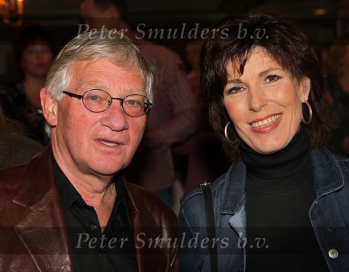 Volendam, 18 Oktober 2010 Hotel Spaander
CD Uitreiking Mon Amour met o.a.: Linda Schilder en Peter de Haan, Jan Smit en Jack Veerman
Oud BZN Manager Dick de Boer met Carola Smit
Foto Peter Smulders BV