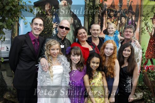 Amsterdam 2 oktober 2010
Premiere Foeksia in Tuschinski. cast met oa Paul v Loon Porgy Franssen Annet Malherbe Johan Neijenhuis en Rachelle Verdel
Peter Smulders bv