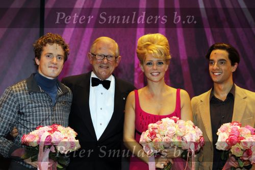 Amsterdam 3 oktober 2010
Premiere Petticoat in Carre met Chantal Janzen. Pieter v Vollenhoven met Chantal Janzen en Freek Bartels
Peter Smulders bv
