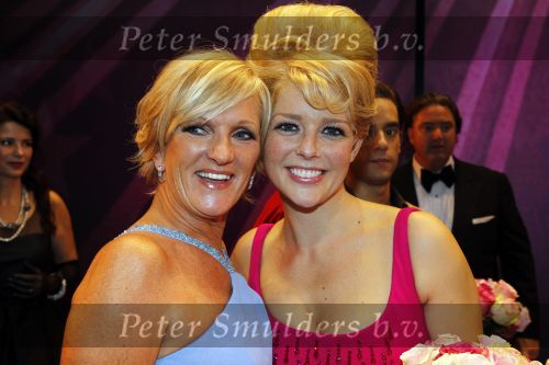 Amsterdam 3 oktober 2010
Premiere Petticoat in Carre met Chantal Janzen. Chantal met Tineke Schouten
Peter Smulders bv