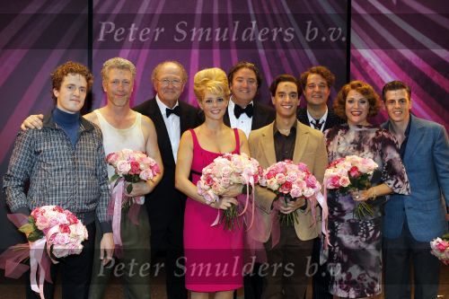 Amsterdam 3 oktober 2010
Premiere Petticoat in Carre met Chantal Janzen. Chantal met Hajo Bruins Freek Bartels Mike Weerts Joop v d Ende en Erwin v Lambaart
Peter Smulders bv