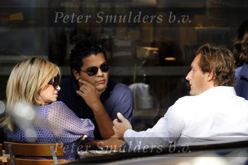 Amsterdam 24 september 2010
Connie en Marvin Breukhoven op terras met Jeroen Kool.
Peter Smulders bv