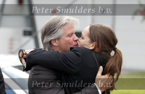 Schiphol 1 oktober 2010
Dries Roelvink en zijn vriend Gunther worden op schiphol opgehaald door zijn vrouw Honoria.
Peter Smulders bv
