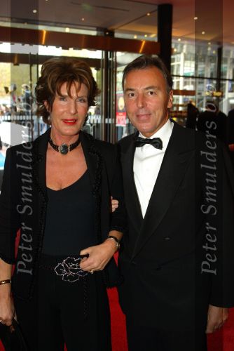 Utrecht 9 november 2003

Premiere Mama Mia in Utrec ht
bjorn Ulvaeus  
joop v d ende met vrouw en eelco brinkman met janneke Brinkman
Peter Smulders bv