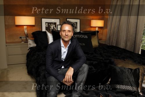 Huizen 30 september 2010
Presentatie Talkies bij Eric Kuster.
Peter Smulders bv
