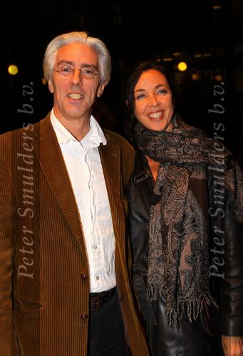 Gouda, 11 Oktober 2010
Premiere Ivo Niehe van de nieuwe theatervoorstelling van Mussen & Zwanen, LICHTJES IN JE OGEN.
Frederique Sluyterman v Loo met Erik Brey
Foto Peter Smulders BV
