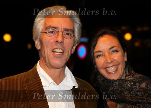 Gouda, 11 Oktober 2010
Premiere Ivo Niehe van de nieuwe theatervoorstelling van Mussen & Zwanen, LICHTJES IN JE OGEN.
Frederique Sluyterman v Loo met Erik Brey
Foto Peter Smulders BV