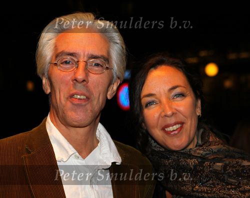 Gouda, 11 Oktober 2010
Premiere Ivo Niehe van de nieuwe theatervoorstelling van Mussen & Zwanen, LICHTJES IN JE OGEN.
Frederique Sluyterman v Loo met Erik Brey
Foto Peter Smulders BV