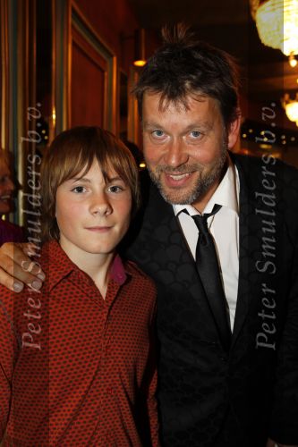Amsterdam 3 oktober 2010
Premiere Petticoat in Carre met Chantal Janzen. erik v d Hoff met zoon
Peter Smulders bv