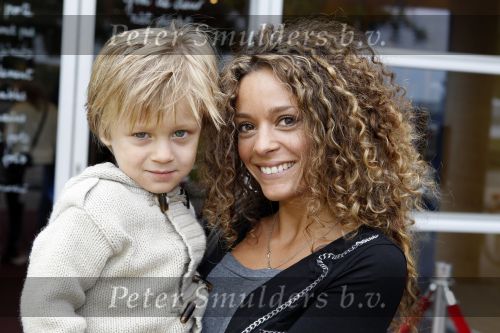 Amsterdam 19 september 2010
Premiere Sesamstraat in de meervaart. Fajah Lourens met zoon
Peter Smulders bv