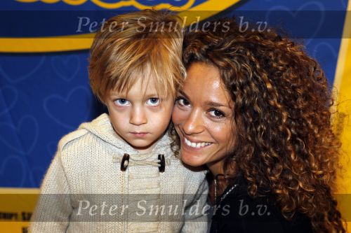 Amsterdam 19 september 2010
Premiere Sesamstraat in de meervaart. Fajah Lourens met zoon
Peter Smulders bv