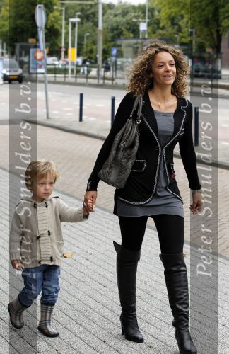 Amsterdam 19 september 2010
Premiere Sesamstraat in de meervaart. Fajah Lourens met zoon
Peter Smulders bv
