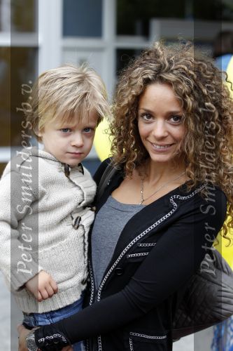 Amsterdam 19 september 2010
Premiere Sesamstraat in de meervaart. Fajah Lourens met zoon
Peter Smulders bv