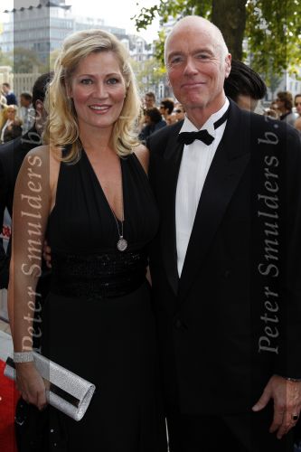 Amsterdam 3 oktober 2010
Premiere Petticoat in Carre. Ferdi Bolland met zijn vrouw
Peter Smulders bv