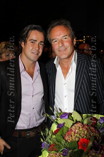 Amsterdam 11 oktober 2010
Premiere Hurricane van Hans Klok in Carre. Frank gutteling met zoon
Peter Smulders bv