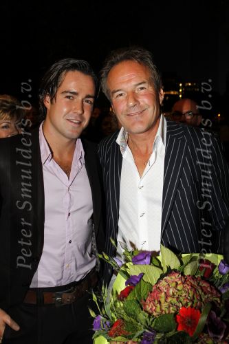 Amsterdam 11 oktober 2010
Premiere Hurricane van Hans Klok in Carre. Frank gutteling met zoon
Peter Smulders bv