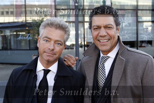 Tilburg 10 oktober 2010
Premiere Legally Blonde in de schouwburg van Tilburg. Frank Sanders met een vriend
Peter Smulders bv