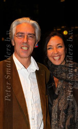 Gouda, 11 Oktober 2010
Premiere Ivo Niehe van de nieuwe theatervoorstelling van Mussen & Zwanen, LICHTJES IN JE OGEN.
Frederique Sluyterman v Loo met Erik Brey
Foto Peter Smulders BV