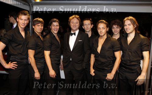Amsterdam 22 oktober 2010
Televizierring 2010 in carre. Frits Sissing met finalisten zorro
Peter Smulders bv