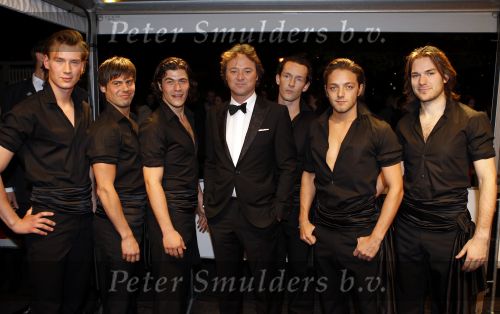Amsterdam 22 oktober 2010
Televizierring 2010 in carre. Frits Sissing met finalisten zorro
Peter Smulders bv