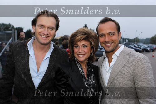Amsterdam 7 oktober 2010
Premiere cirque du soleil bij de amsterdam Arena. Geert Hoes met Netty v d Veer en Chris Looman
Peter Smulders bv