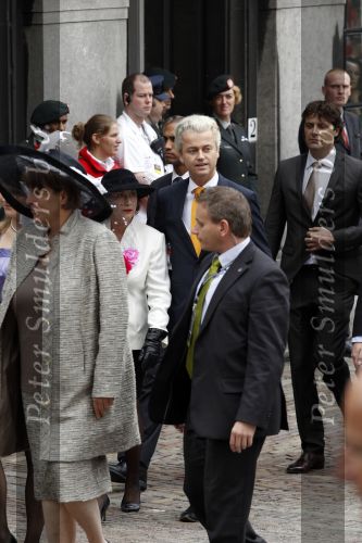 Den Haag 21 september 2010
Prinsjesdag 2010 op het binnenhof en bij paleis Noordeinde. Geert Wilders met zijn vrouw
Peter Smulders bv
