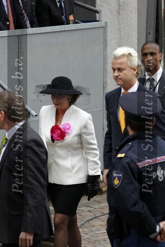 Den Haag 21 september 2010
Prinsjesdag 2010 op het binnenhof en bij paleis Noordeinde. Geert Wilders met zijn vrouw
Peter Smulders bv