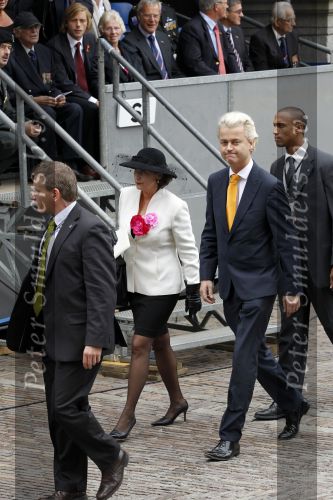Den Haag 21 september 2010
Prinsjesdag 2010 op het binnenhof en bij paleis Noordeinde. Geert Wilders met zijn vrouw
Peter Smulders bv