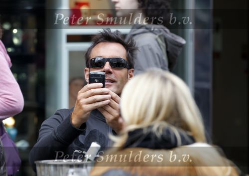 Amsterdam 2 november 2010
Gerard Joling en Wino Omtzigt op terras op de pc hooftstraat.
Peter Smulders bv