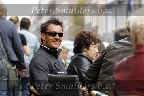 Amsterdam 2 november 2010
Gerard Joling en Wino Omtzigt op terras op de pc hooftstraat.
Peter Smulders bv
