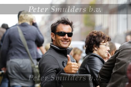 Amsterdam 2 november 2010
Gerard Joling en Wino Omtzigt op terras op de pc hooftstraat.
Peter Smulders bv