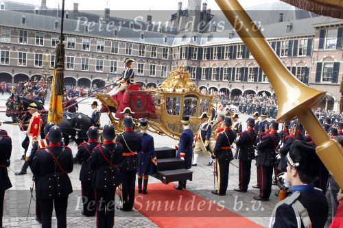 Den Haag 21 september 2010
Prinsjesdag 2010 op het binnenhof en bij paleis Noordeinde. Koningin Beatrix Prins Willem Alexander Prinses Maxima Prins Constantijn Prinses Laurentien . Gouden Koets
Pieter v Vollenhoven en Prinses Margriet
Peter Smulders bv